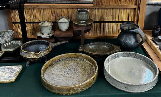 樂久登窯 銅鑼盤 青白 |  Rakutogama Round Tray (Beige)