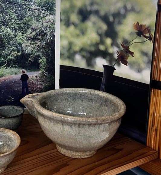 樂久登窯 盛酒器 | Rakutogama Sake Pitcher