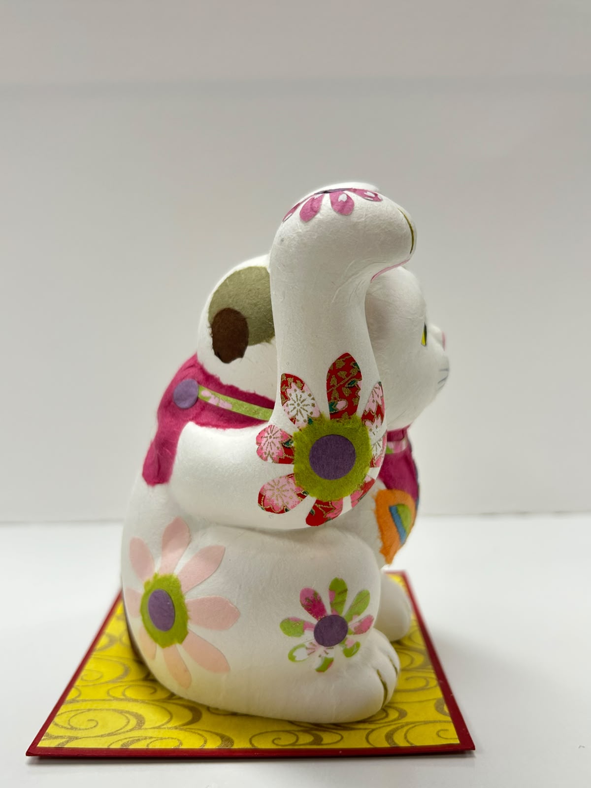 美濃和紙手貼陶瓷人形招財貓 (花)| Mino Washi Paper Hand-Covered Ceramic Maneki Neko (Flower)