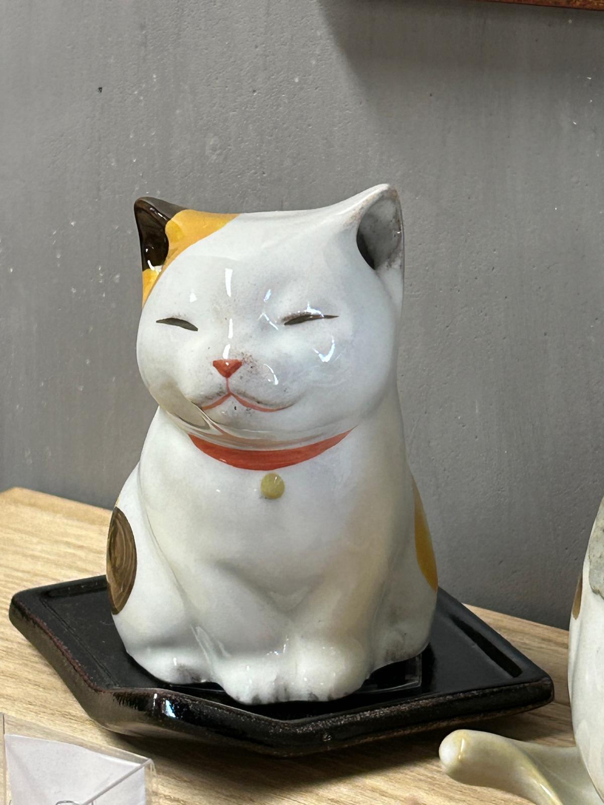 三花貓貓陶瓷線香座 | Cat  Ceramic Incense Stand