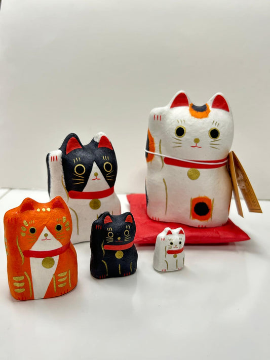 三花貓 套娃娃 | White Cat Nesting Doll