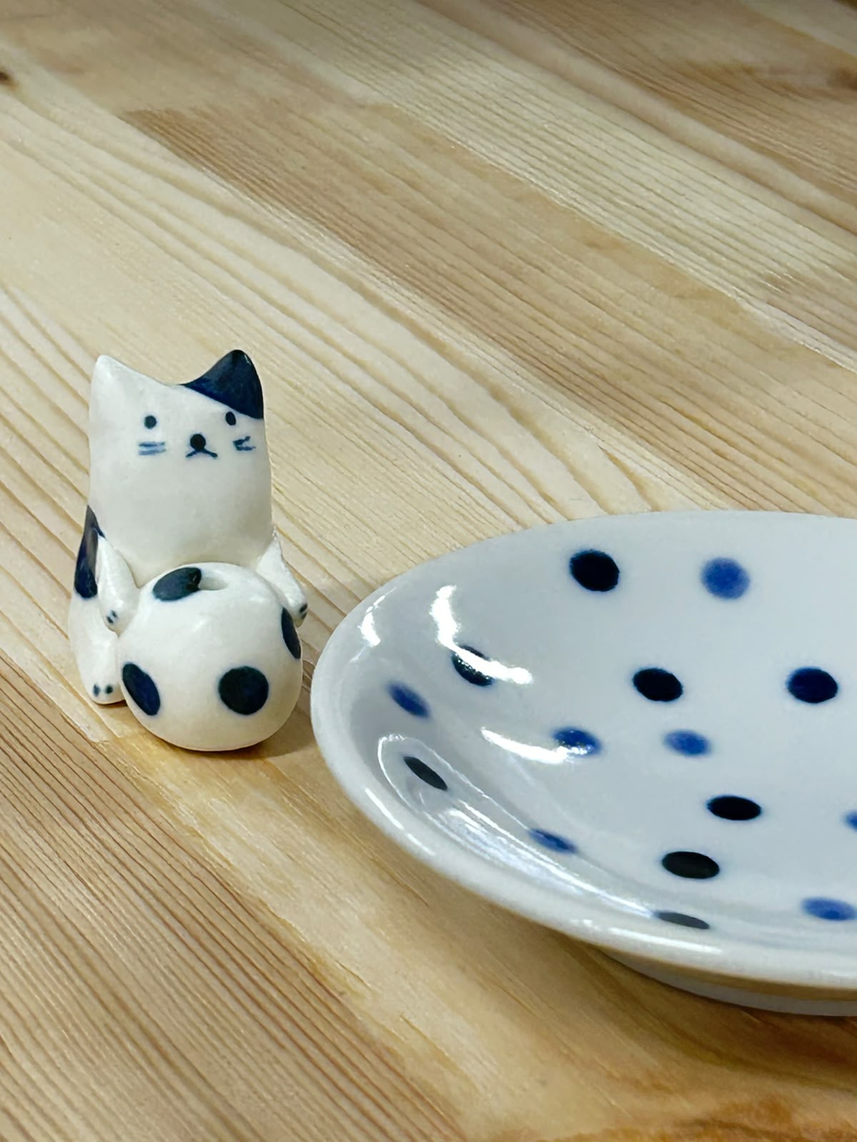 作舍 染貓香立 (丸) | Craftman House Cat Incense Holder (Round)