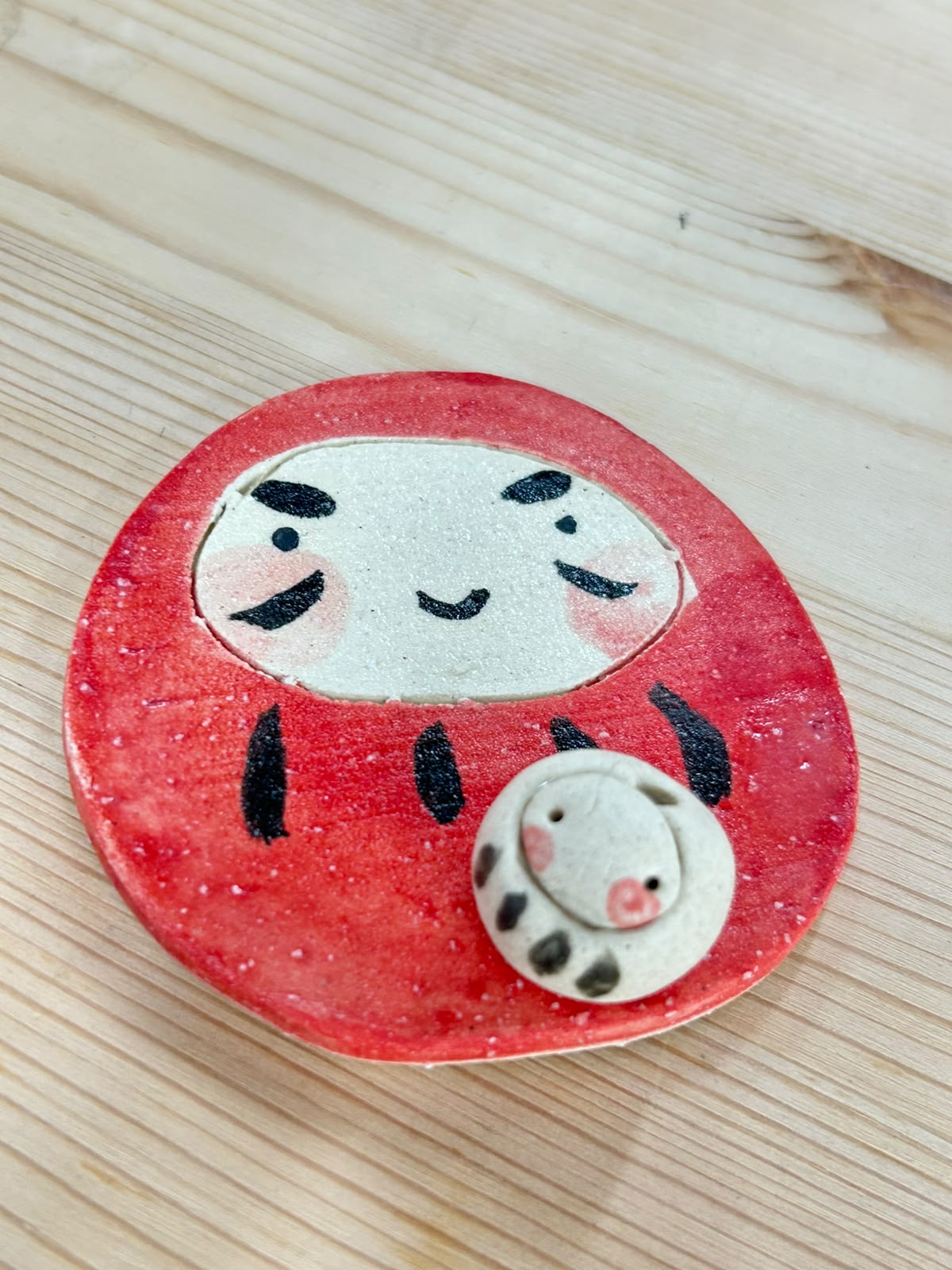 作舍 紅白達摩香立 | Craftman House Red & White Daruma Incense Holder