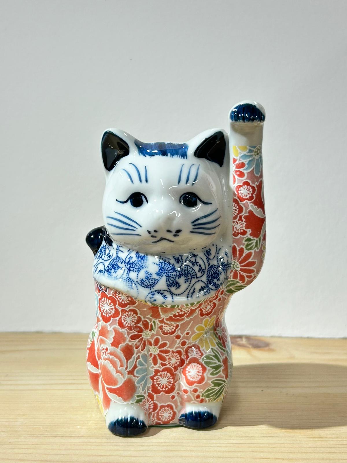 瀨戶燒 玉瓷招財貓 (左)  | Yuzen Porcelain Beckoning Cat (left)