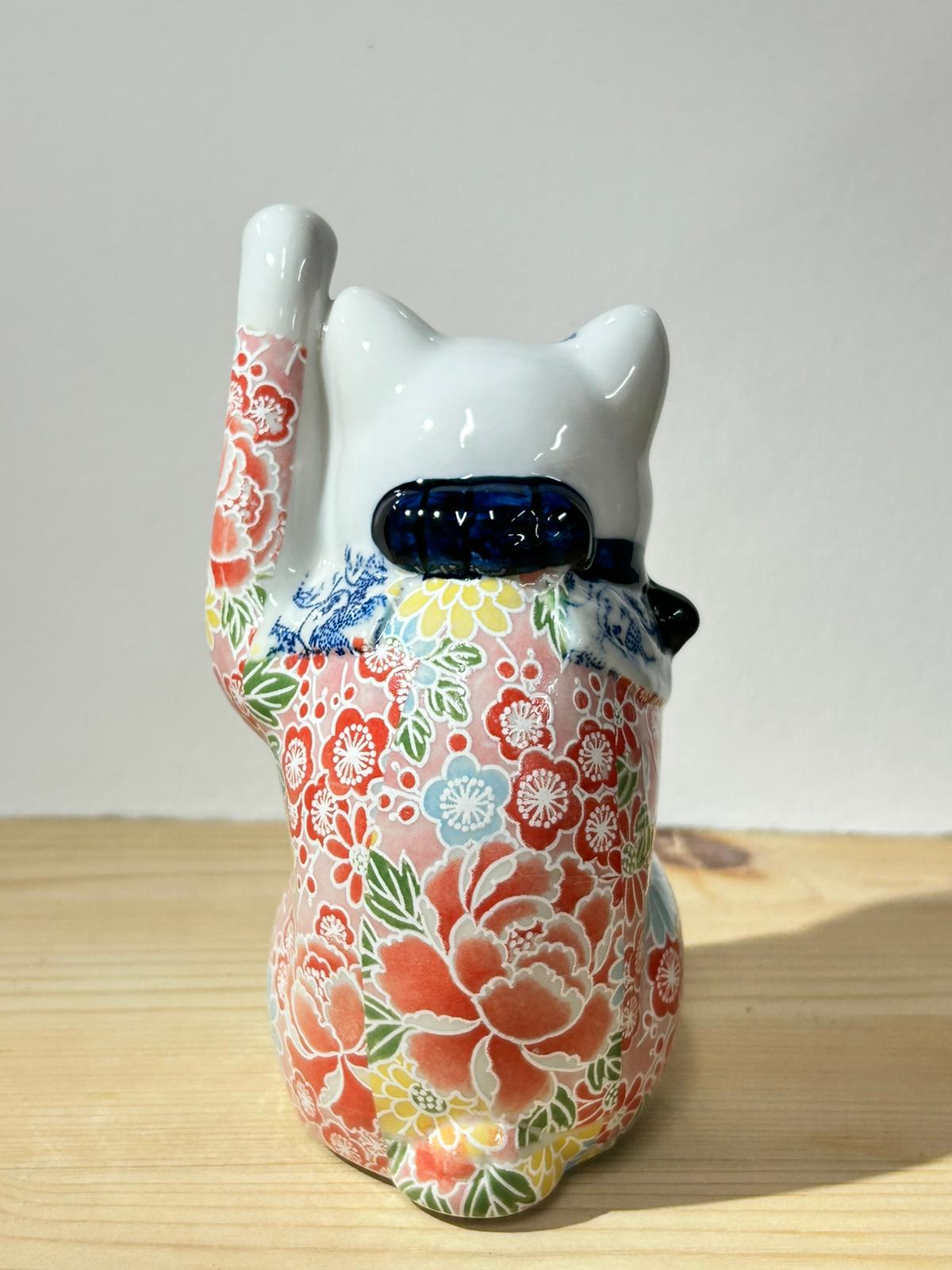瀨戶燒 玉瓷招財貓 (左)  | Yuzen Porcelain Beckoning Cat (left)
